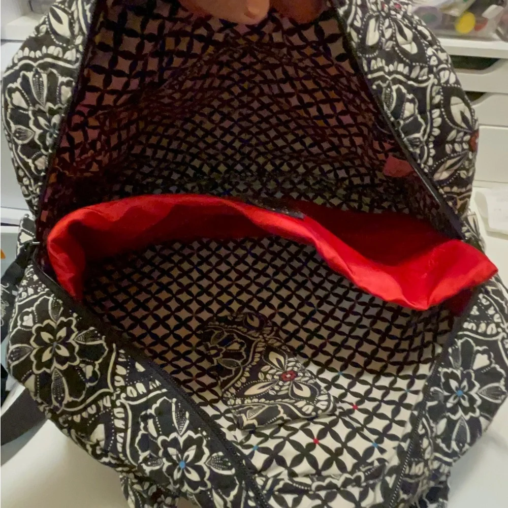 Vara Bradley laptop or traveler bag can use as a lagage or stack to your baggage - Picture 11 of 14